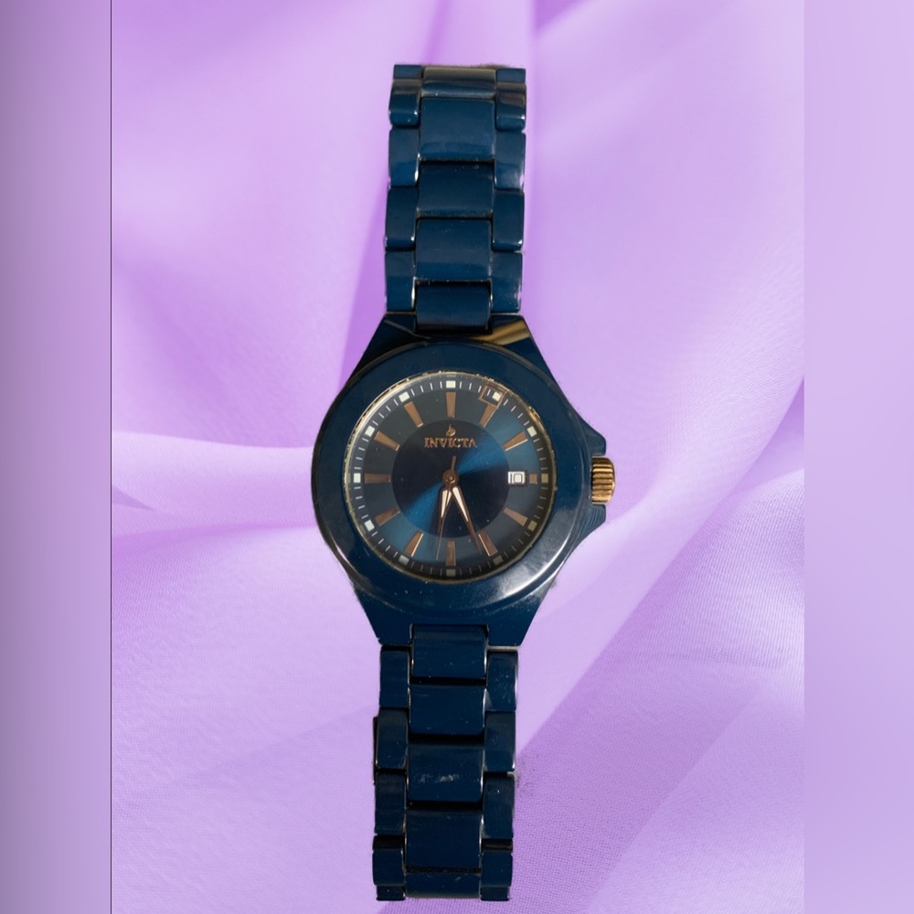 Sapphire Elegance: The Invitica Blue Ceramic Timepiece